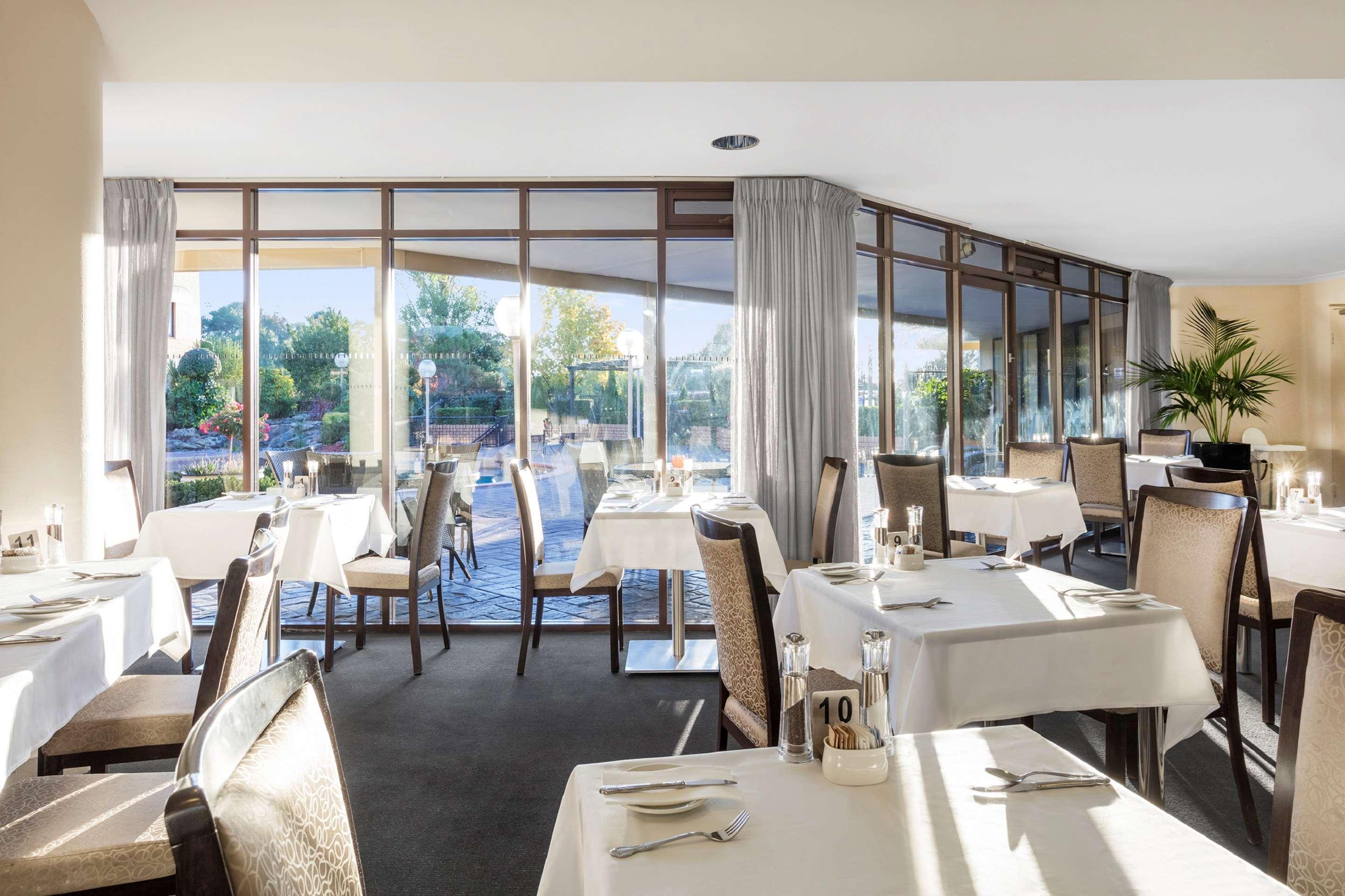 Garden City Hotel, Best Western Signature Collection Канбера Екстериор снимка