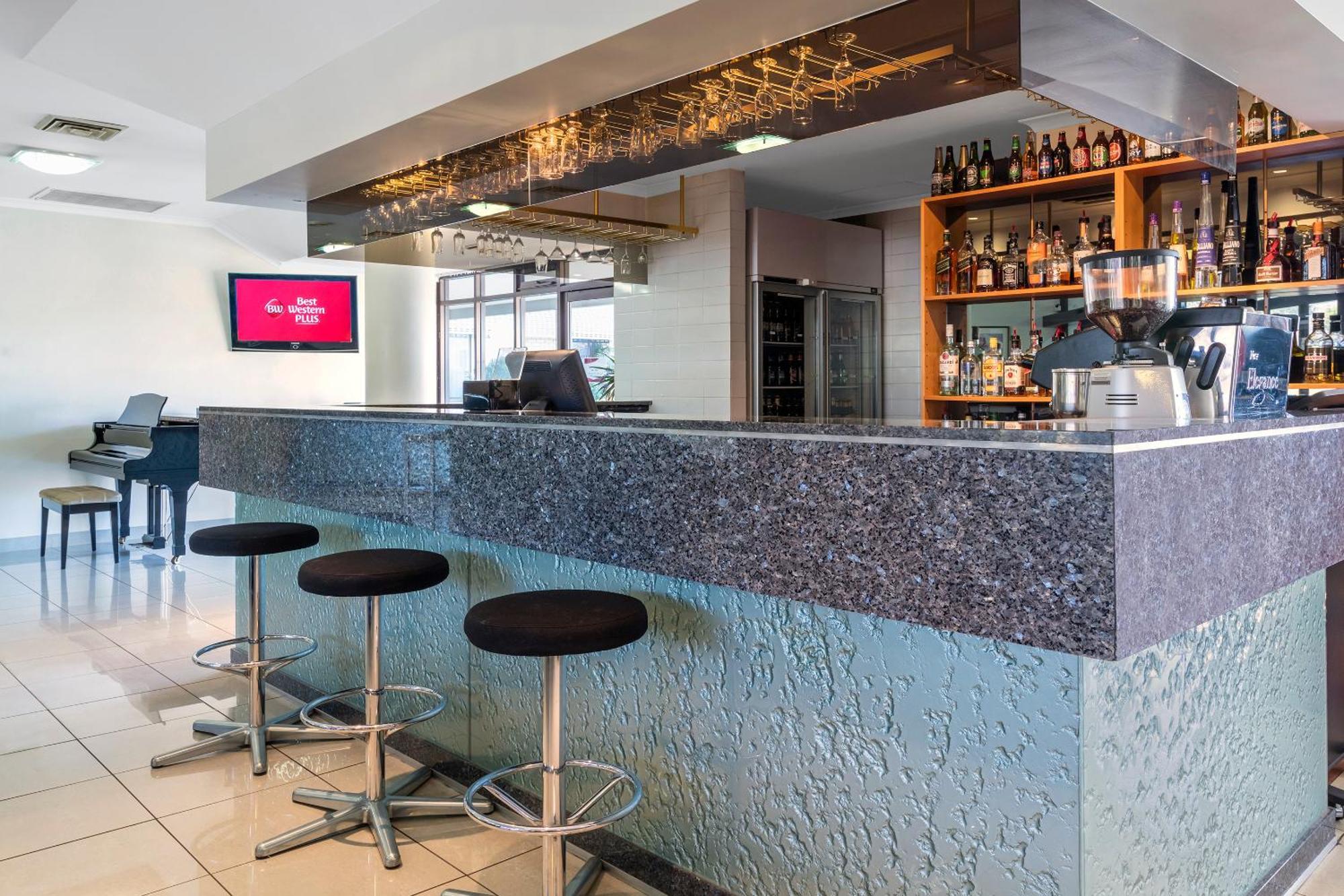 Garden City Hotel, Best Western Signature Collection Канбера Екстериор снимка