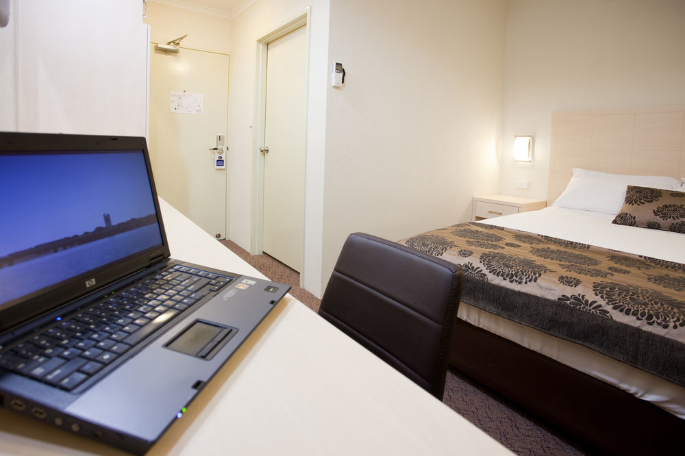 Garden City Hotel, Best Western Signature Collection Канбера Екстериор снимка